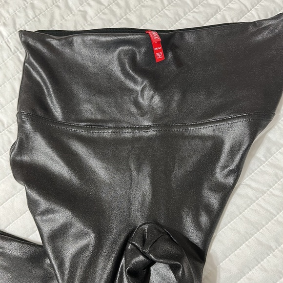 Spanx leather leggings. Size Med. NWOT - Picture 4 of 4